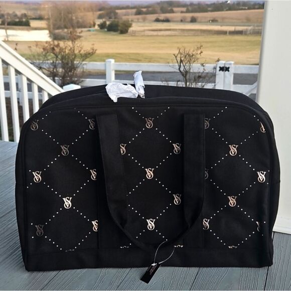 Victoria’s Secret CYBER MONDAY BLING DUFFLE BAG limited edition MSRP $59.95 - Picture 1 of 16